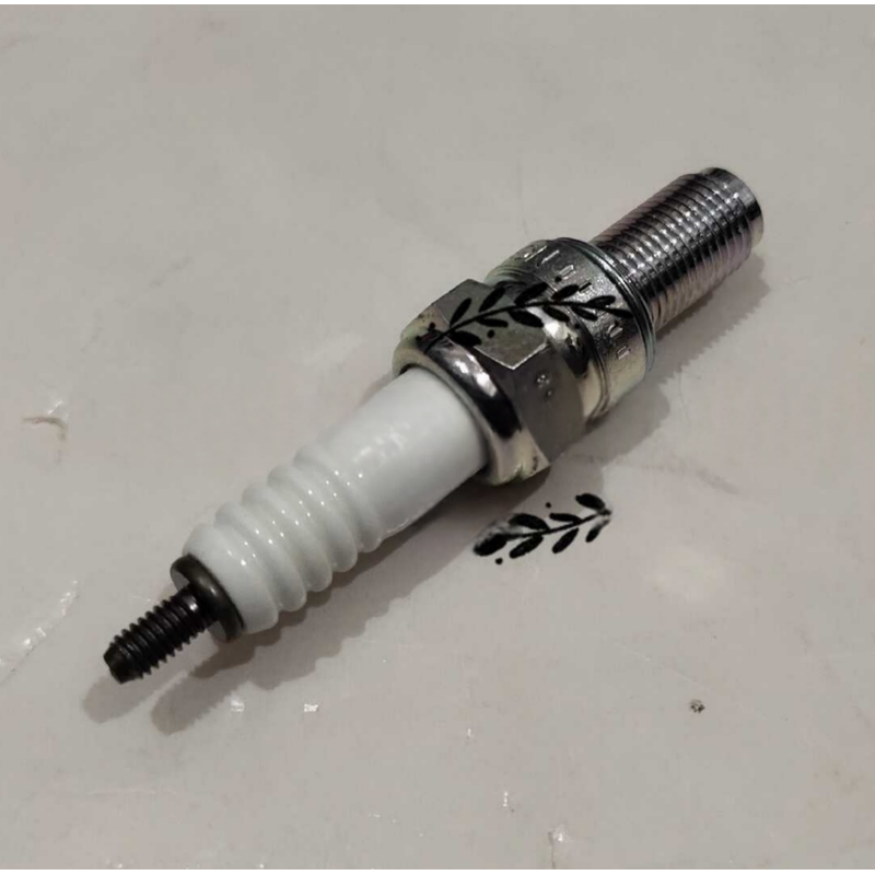 Motorcycle Spark Plug - شمعة إشعال لدراجة بينيلي ليونشينو 500
